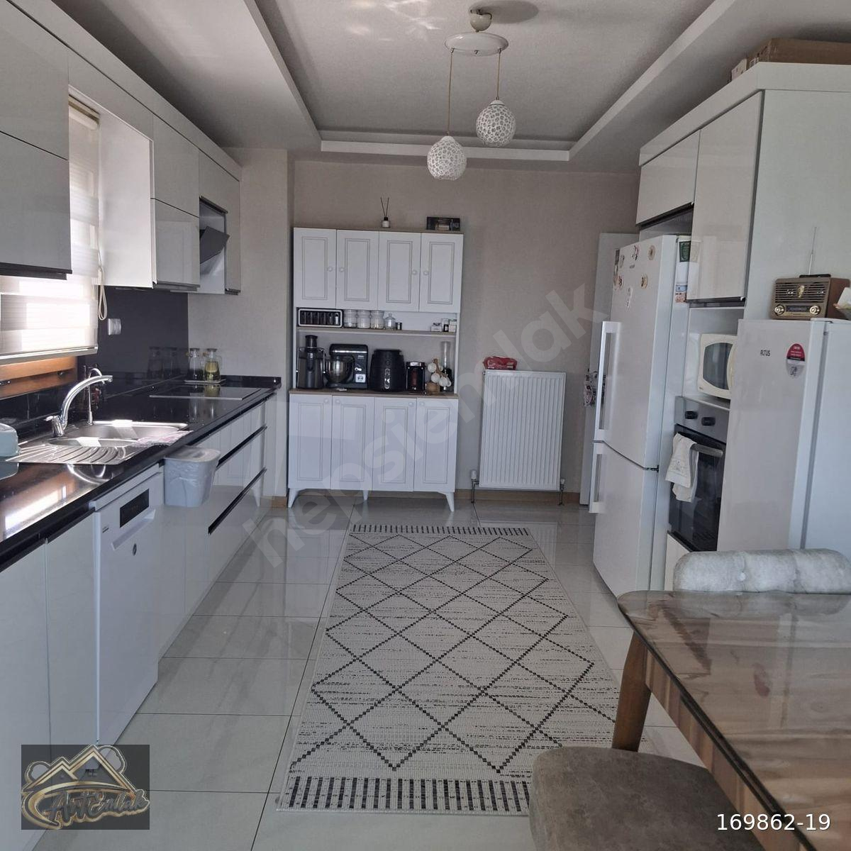 ARTI GAYRİMENKULDEN SERHATLAR SATILIK DAİRE