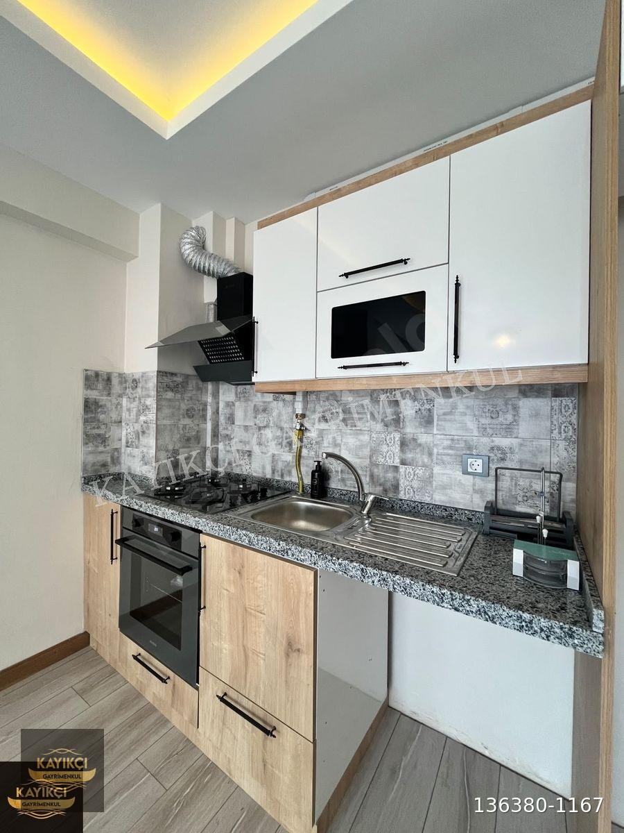 YENİ MAH. SIFIR GENİŞ 1+1 ARAKAT FULL EŞYALI KÖŞE DAİRE BALKONLU