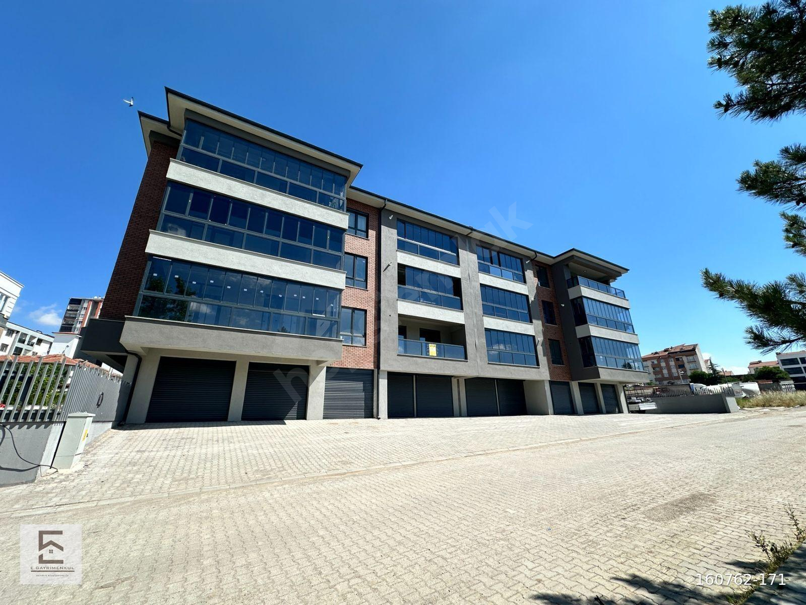 E GAYRİMENKUL'DEN ÇAMLICA'DA 2+1 112 M2 PARK MANZARALI ULTRA LÜX DAİRE