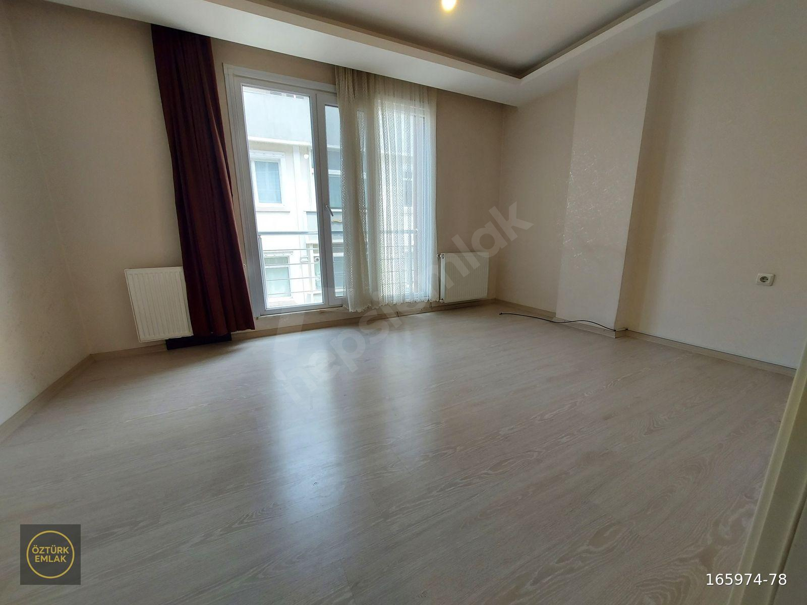 METRO,METROBÜSE 10 DK, BANYO WC AYRI, SATILIK DAİRE
