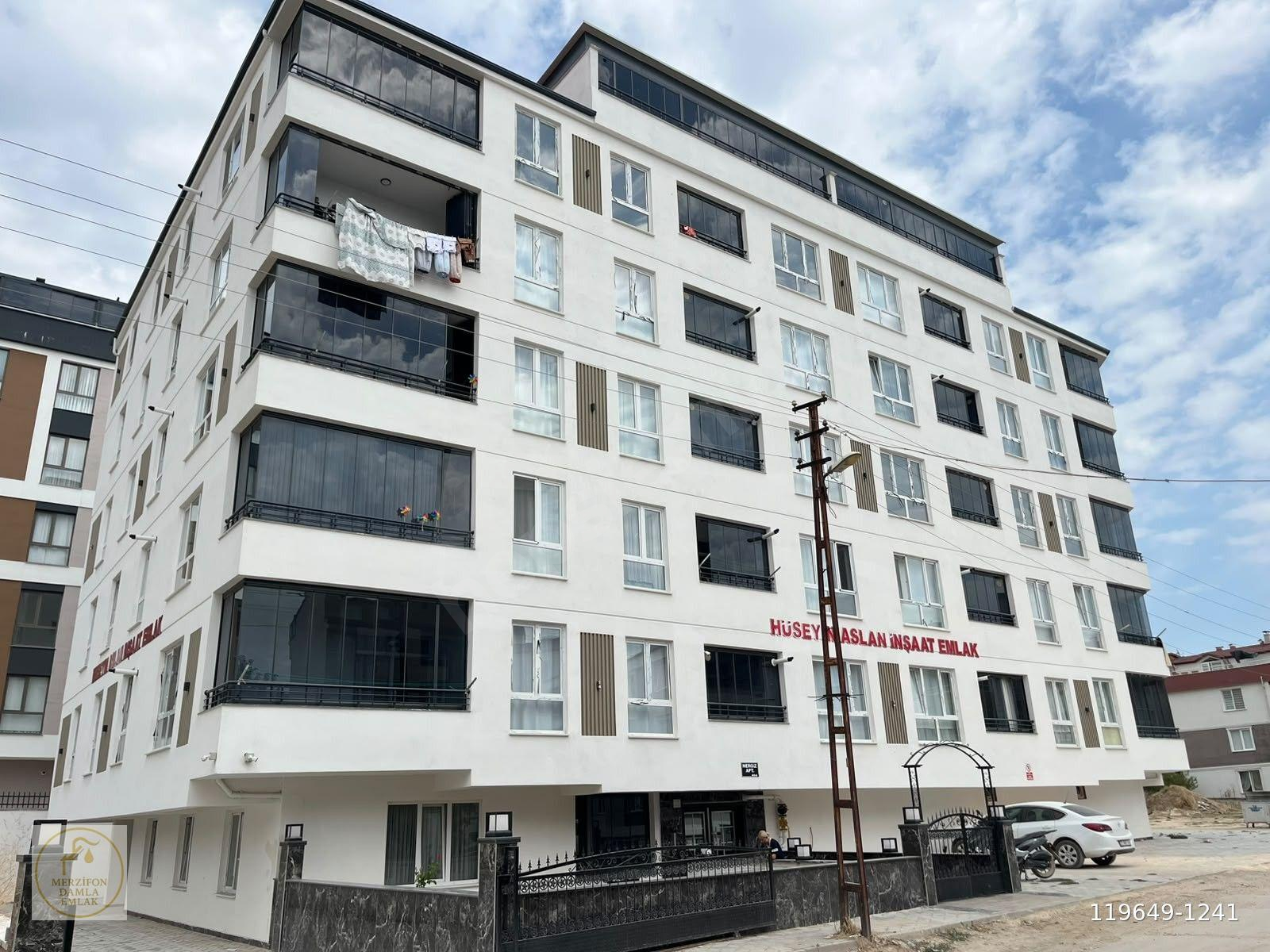 DAMLA EMLAK'TAN YENİ MAH. MELİH SOK. 2+1 90 M2 SATILIK LÜX DAİRE !