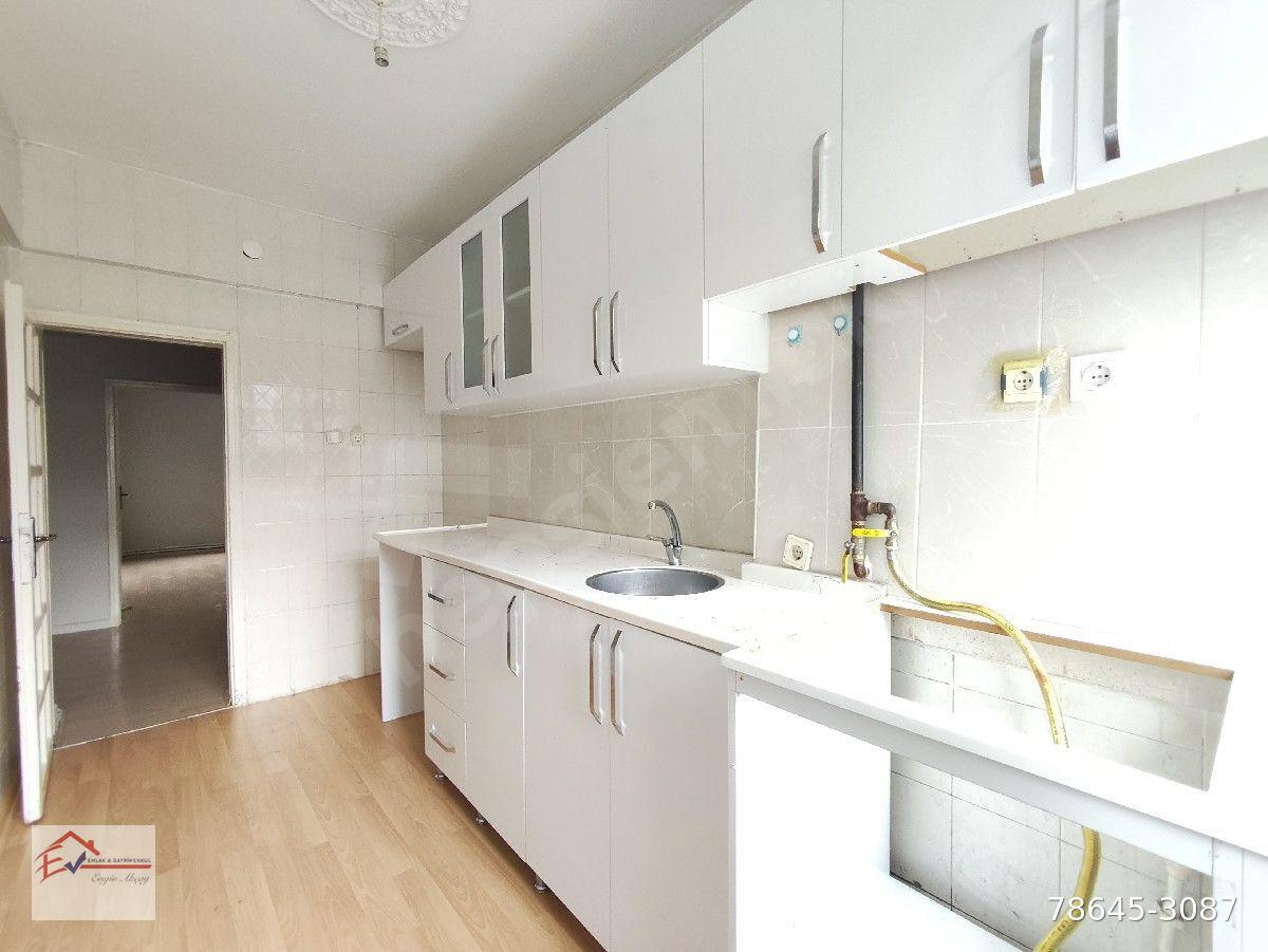 EV EMLÂK'TAN YUNUS EMRE'DE SATILIK ARAKAT DAİRE