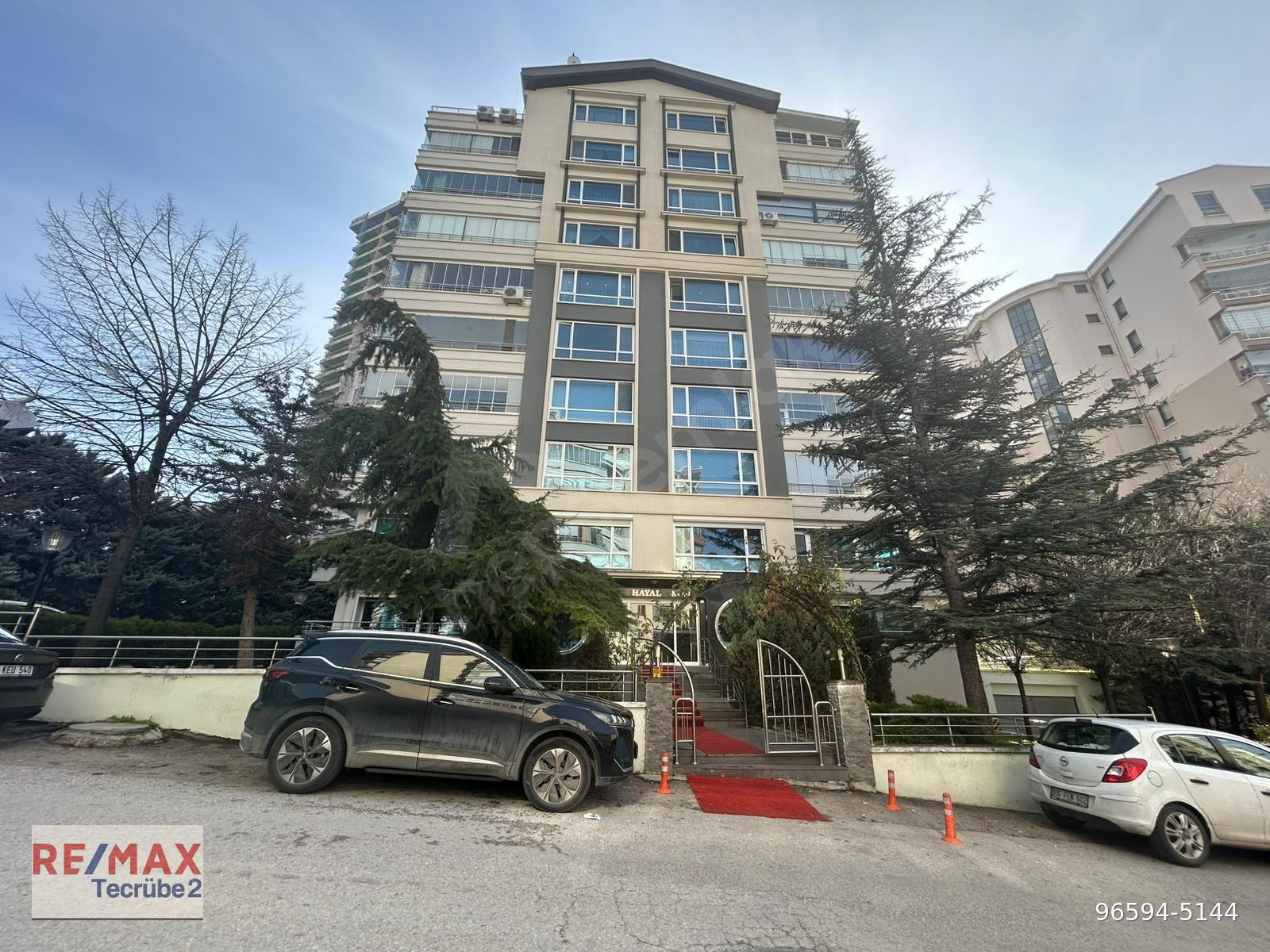 BÜYÜK ALAN ARAYANLAR İÇİN BÜROKRAT BÖLGESİNDE SATILIK DUBLEX