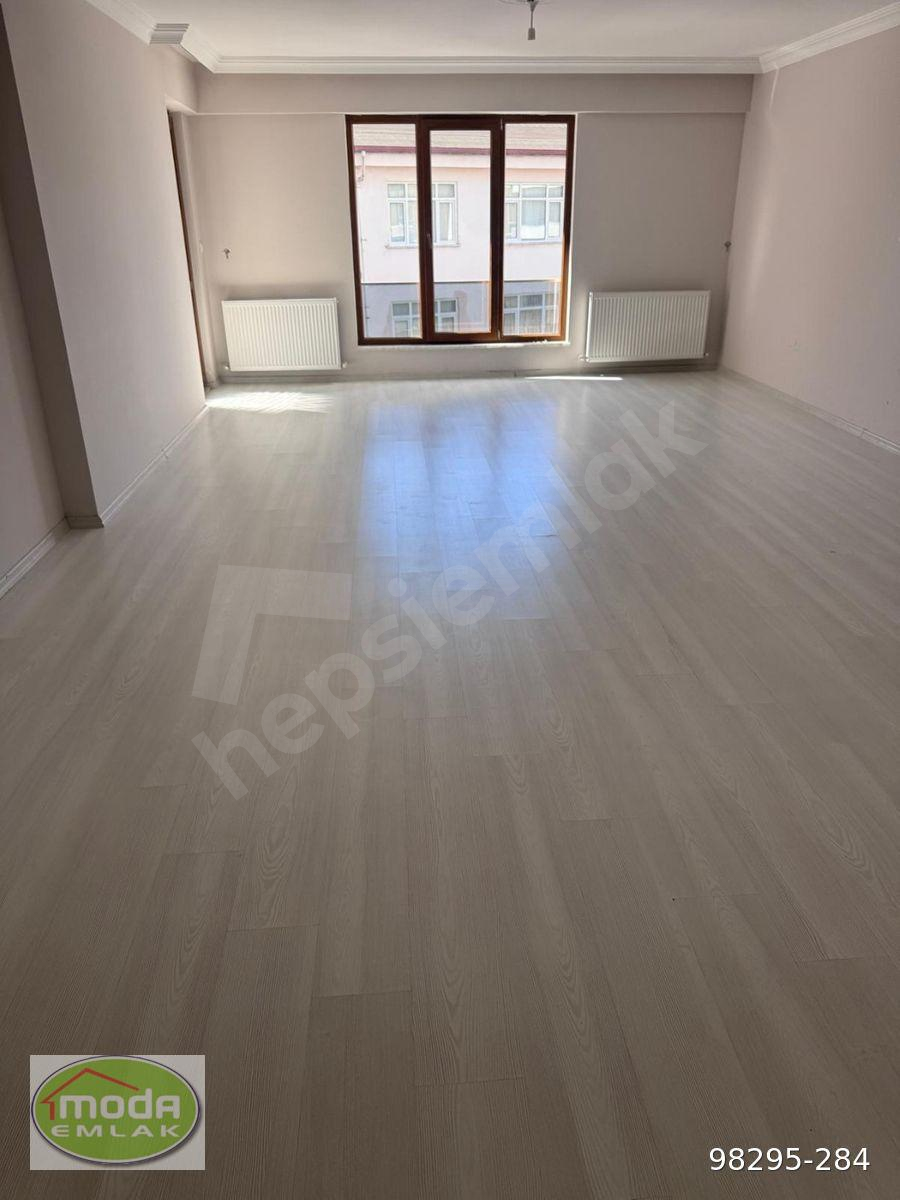 KDZ.EREĞLİ MODA EMLAKTAN HATİP SOKAK DA GENİŞ EBEVEYN BANYOLU 2+1 KİRALIK DAİRE