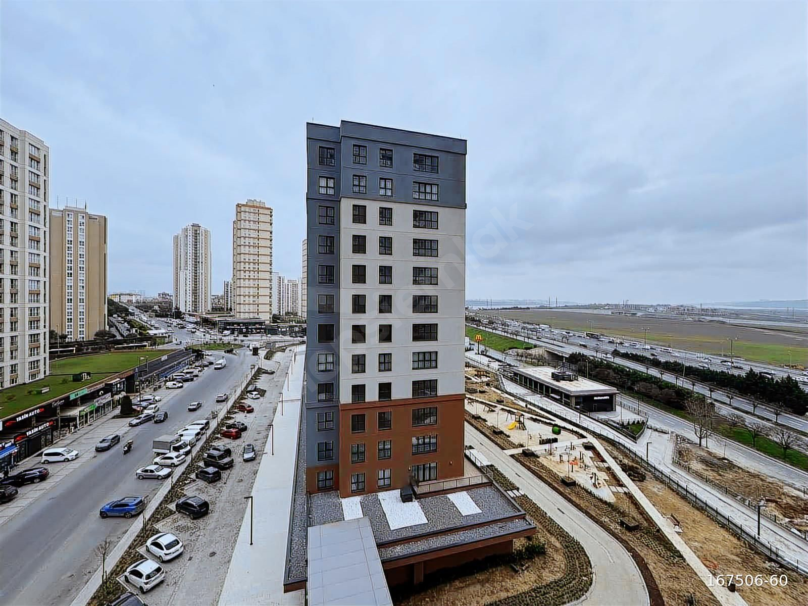 MODERNYAKA KÖŞE DAİRE GÖL VE PEYZAJ MANZARALI TEK YETKİLİ