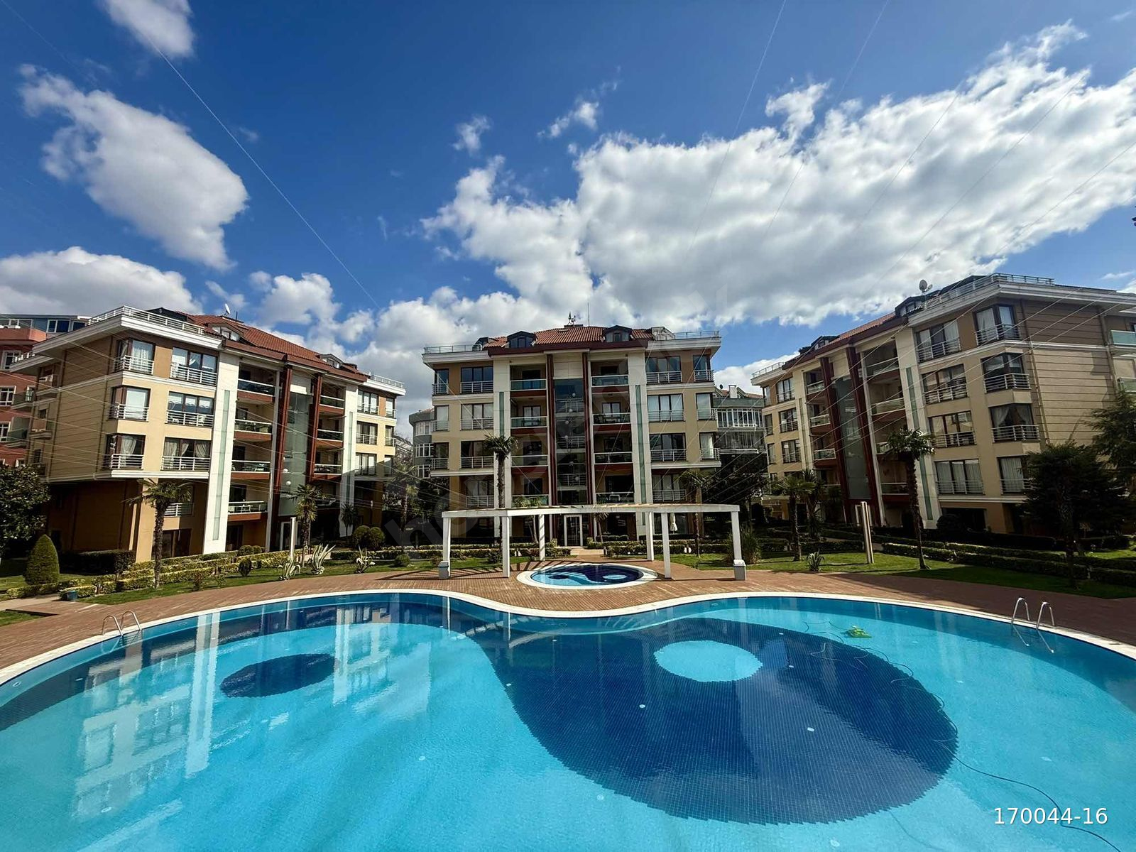 YEŞİLKÖY KONAKLARI SATILIK 5+2 DUBLEKS DAİRE
