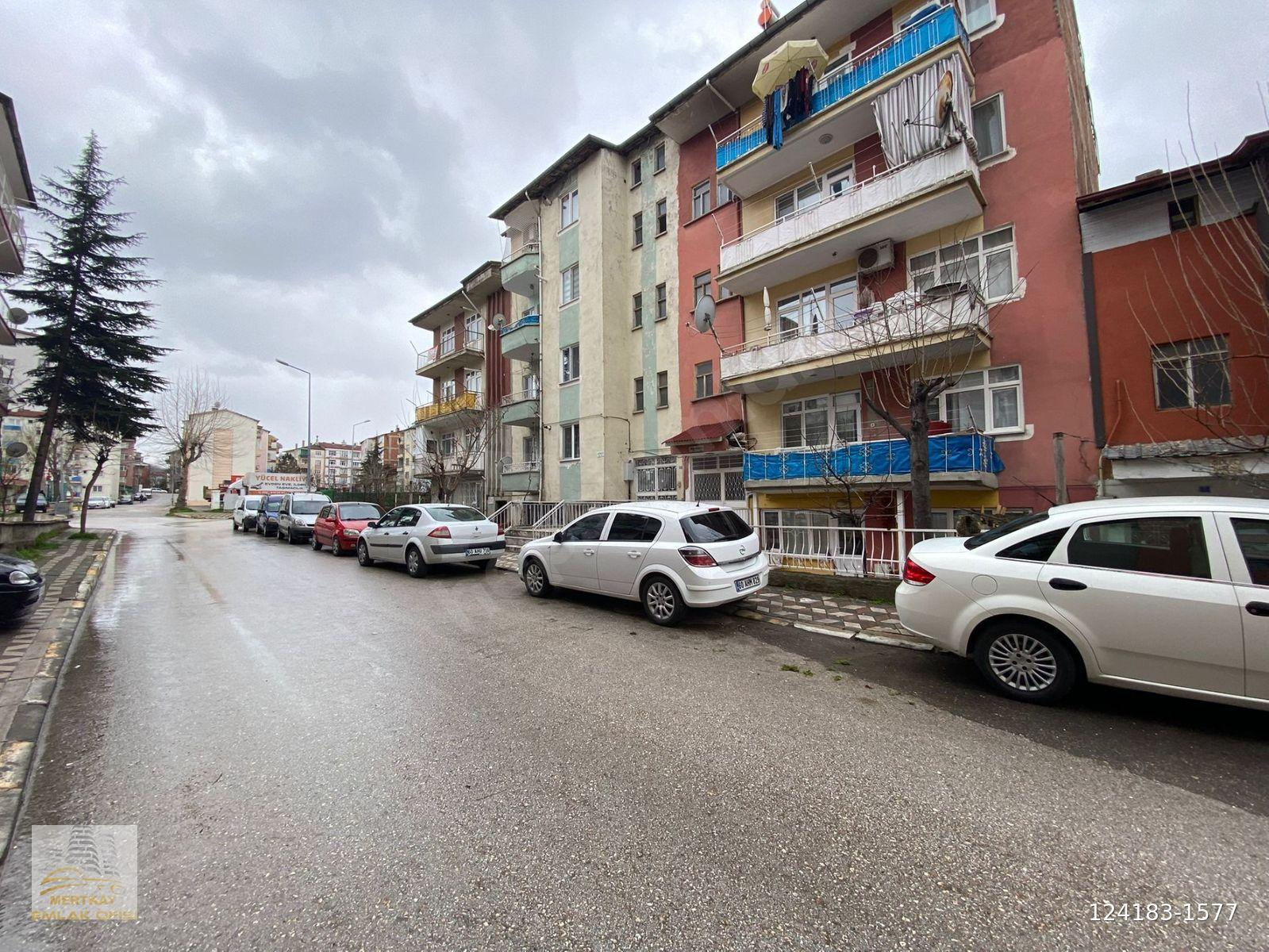 TOKAT MERKEZ YENİ MAHALLEDE SATILIK 2,5+1 GİRİŞ KAT DAİRE
