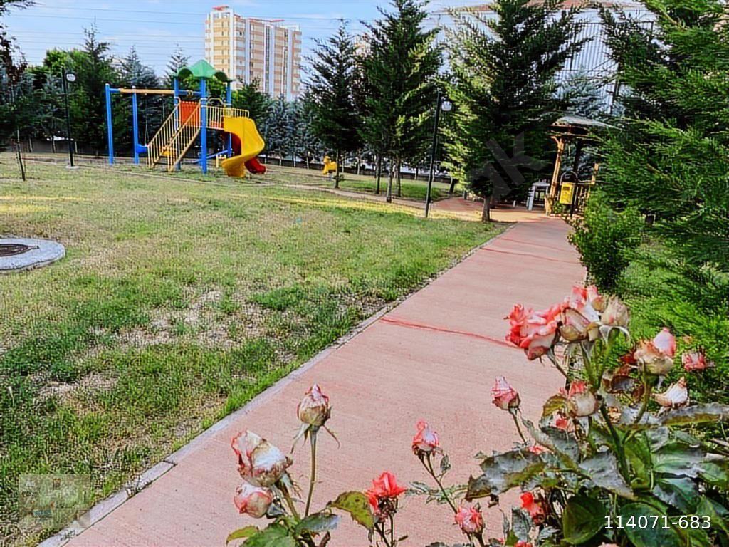 Mermeroğlu Caddesinde Site İçinde En Üst Kat 3,5+1 Daire