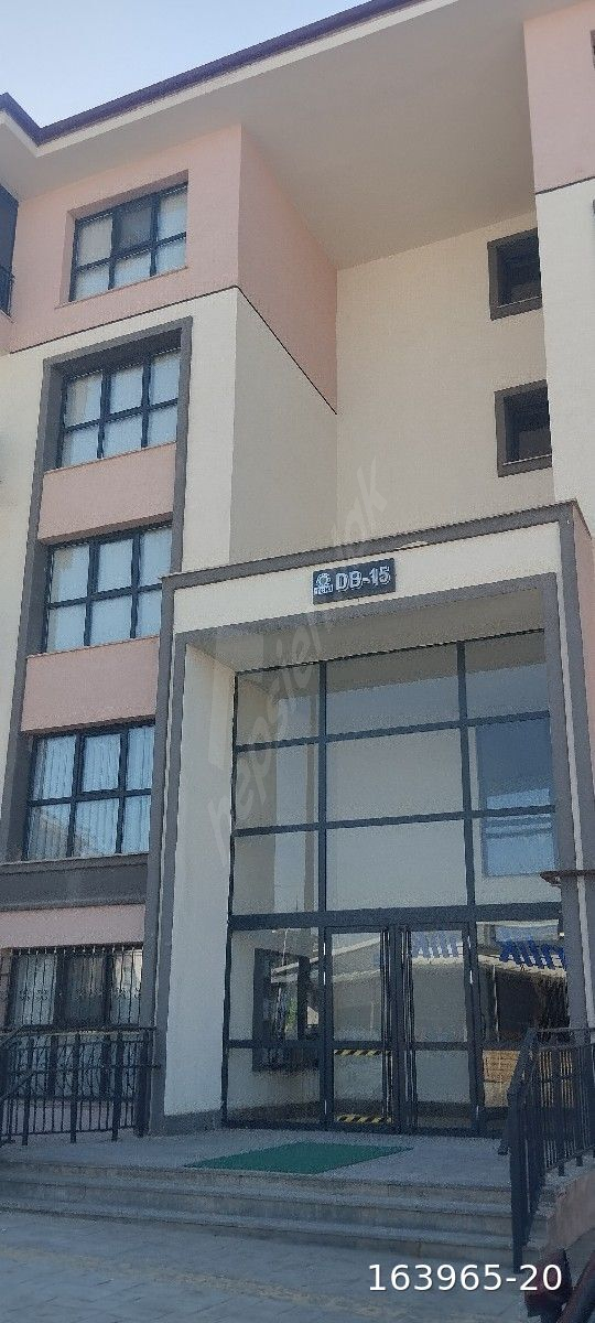 15.000₺ KİRALİK DAİRE 3+1 TOKİ İKİZCE MAH.2 KAT MASKİ YANINDA ESENLİK MARKET KARŞISINDA