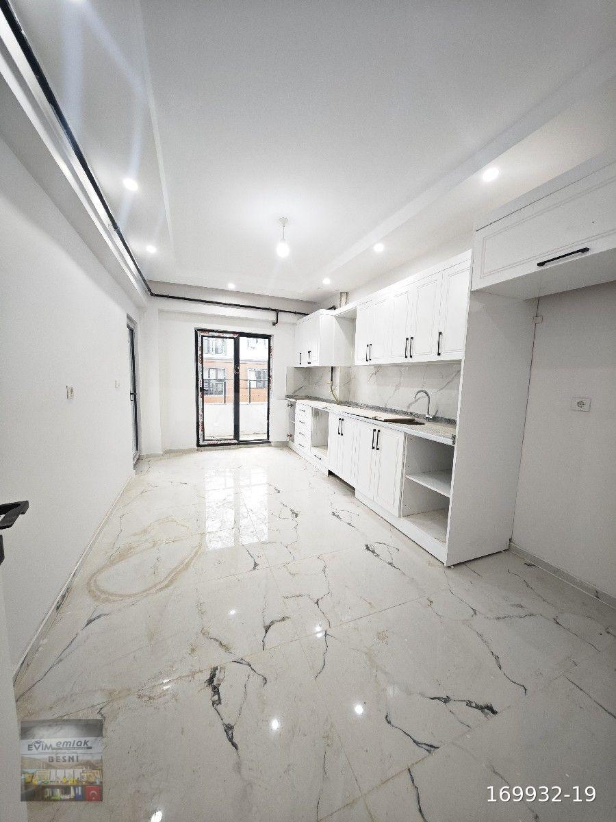 MİLLET BAHÇESİ YANINDA DEPREM YÖNETMENLİĞİNE UYGUN YERİNDE DÖNÜŞÜMDE SATILIK 3+1 DAİRE