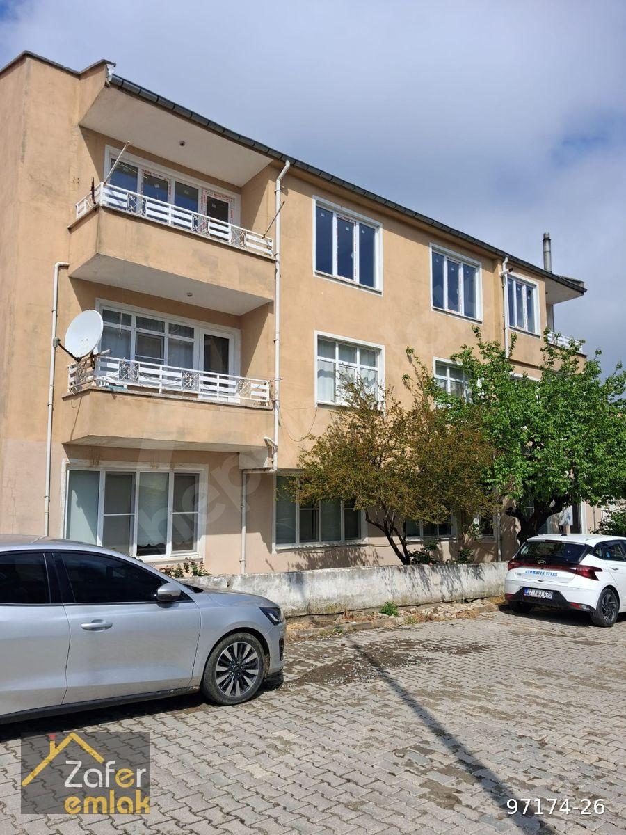 EDİRNE UZUNKÖPRÜ ÇEVRE YOLUNA CEPHELİ 2 KAT BAHÇELİ DAİRE SATILIKTIR.