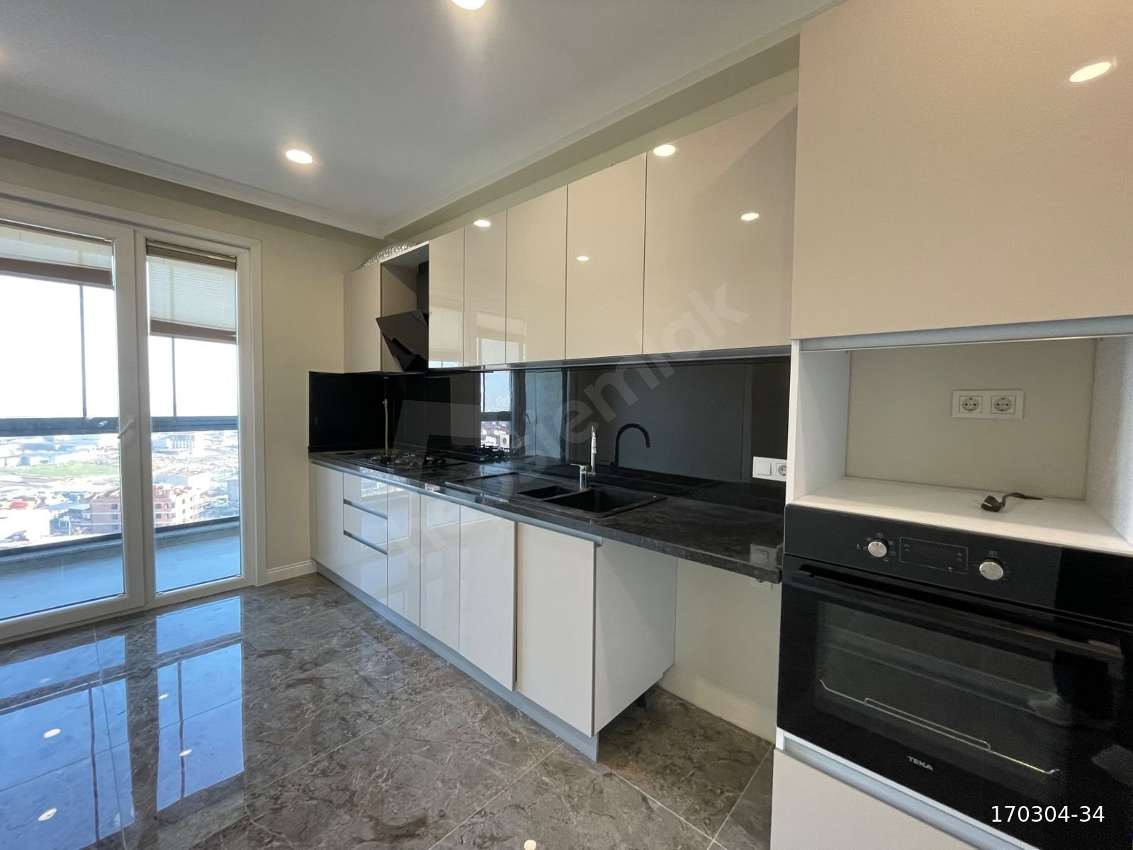 GÖL MANZARALI CADDE ISPARTAKULE 3+1 SATILIK SIFIR DAİRE