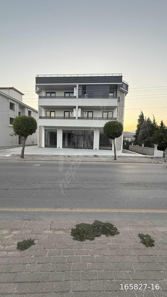 TEPECİKLERDE EMSALLERİNİN ALTINDA FİYATA SIFIR 3+1 DAİRE!