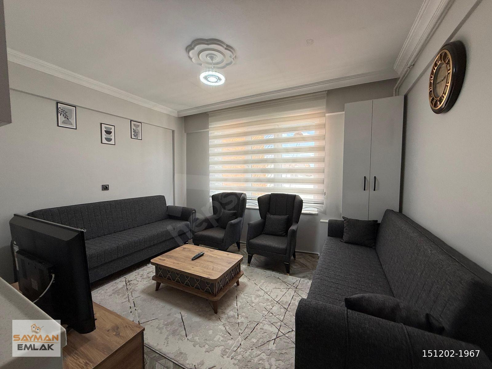 SAYMAN'DAN MERKEZDE SATILIK GENİŞ ARAKAT 1+1 DAİRE