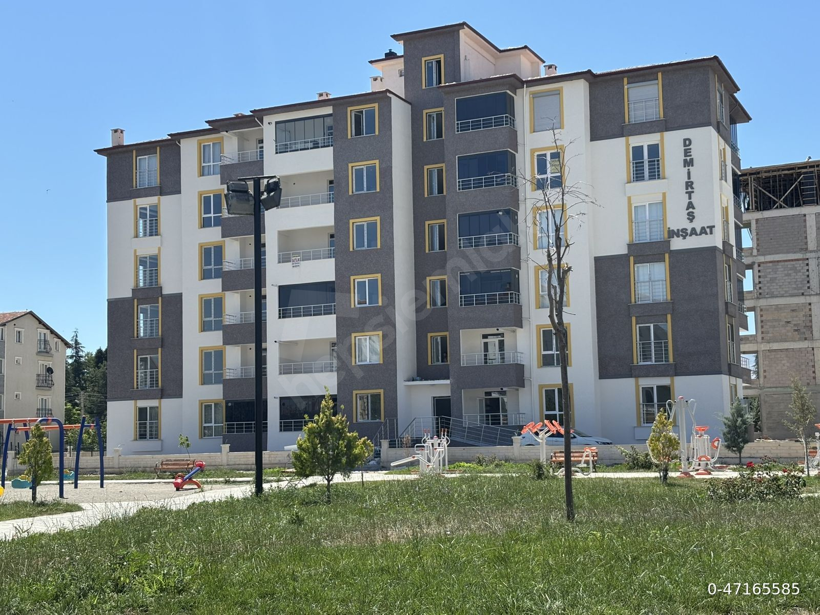 ÇARŞI MERKEZİNDE AİLE APARTMAN 1+1