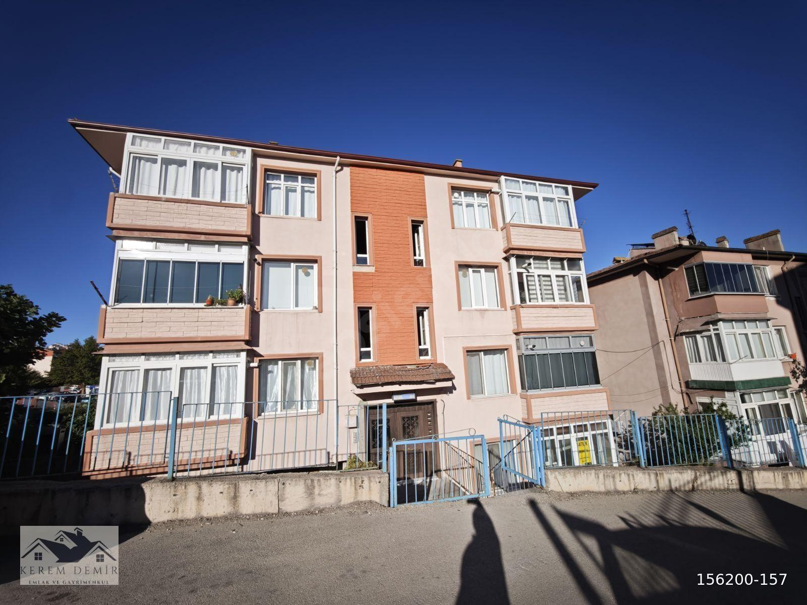 KEREM DEMİRDEN 5000 EVLERDE SATILIK 3+1 FIRSAT UYGUN FİYAT DAİRE