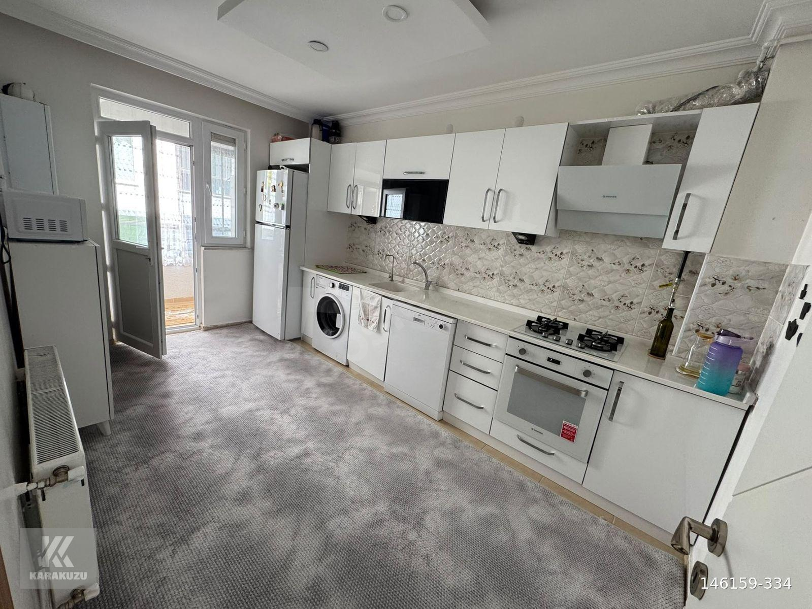 YILDIZTEPE MH ARAKAT ASANSÖRLÜ KÖŞE FIRSAT GENİŞ 2+1 DAİRE BK-2