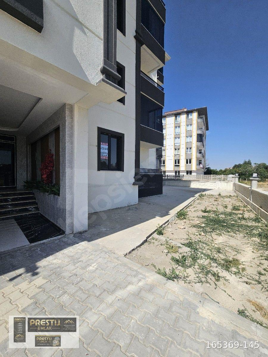 TÜRBE MAHALLESİNDE KİRALIK 1+1 DAİRE YAKININDA OKUL ALIŞ VERİŞ MERKEZLERİ SAĞLIK OCAĞI BULUNMAKTAD