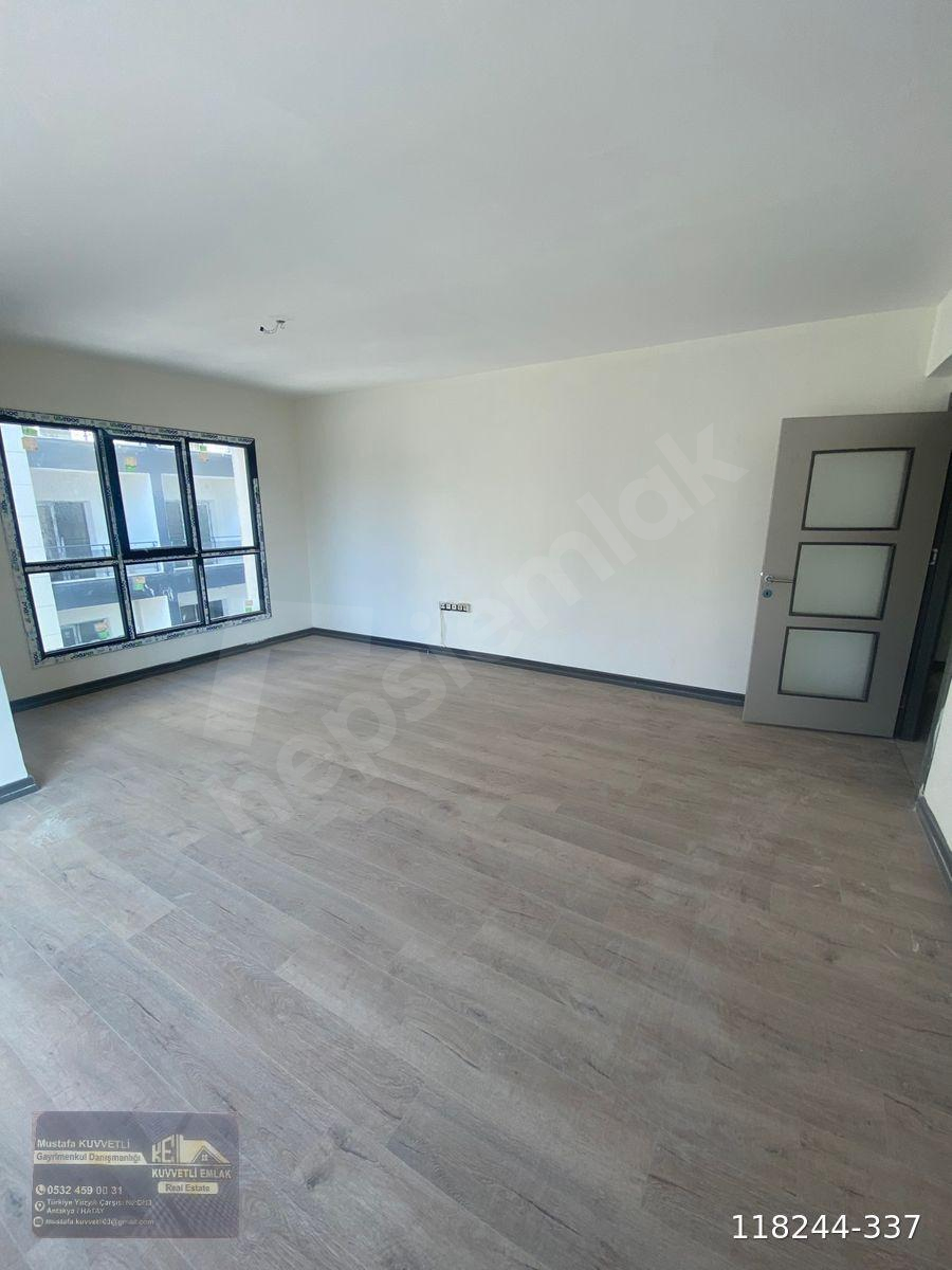 ÜRGENPAŞA 75 YIL BULVARINDA KİRALIK 3+1 DAİRE