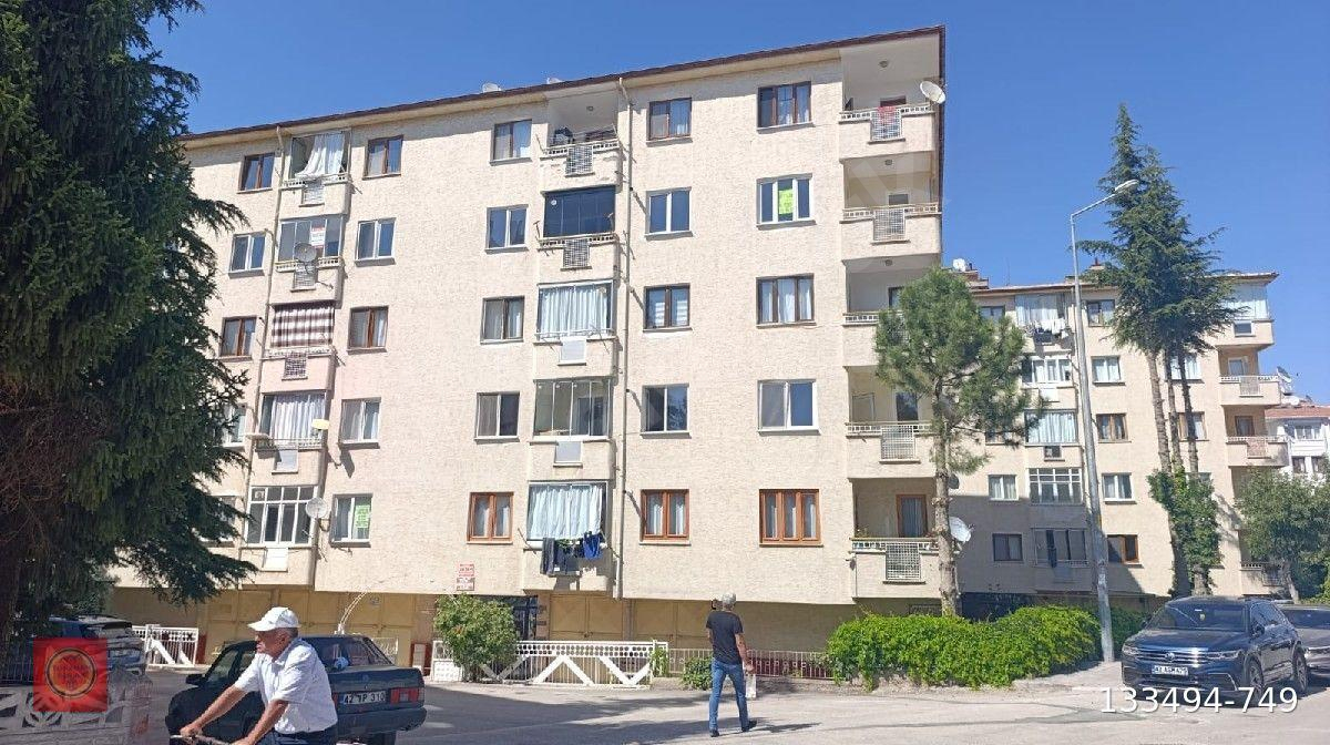 Uğur Mumcu caddesinde satılık 3+1 daire