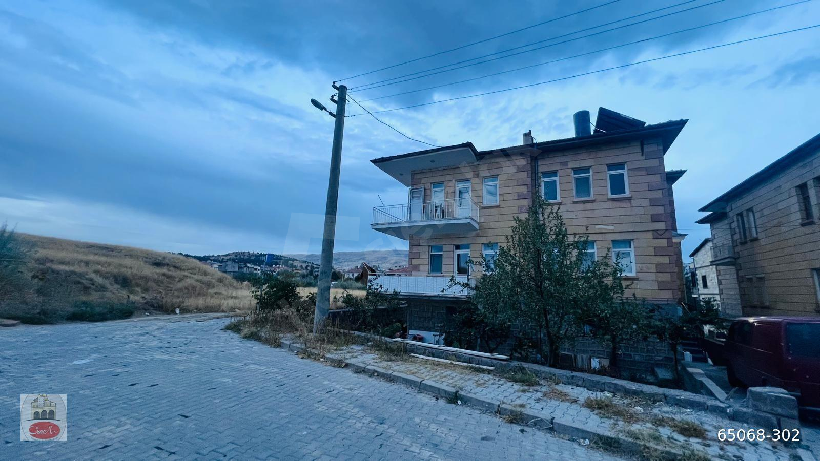 ÜRGÜP ELİT EMLAK'TAN FATİH MAH.'DE SIFIR YENİLENMİŞ 3+1 DAİRE