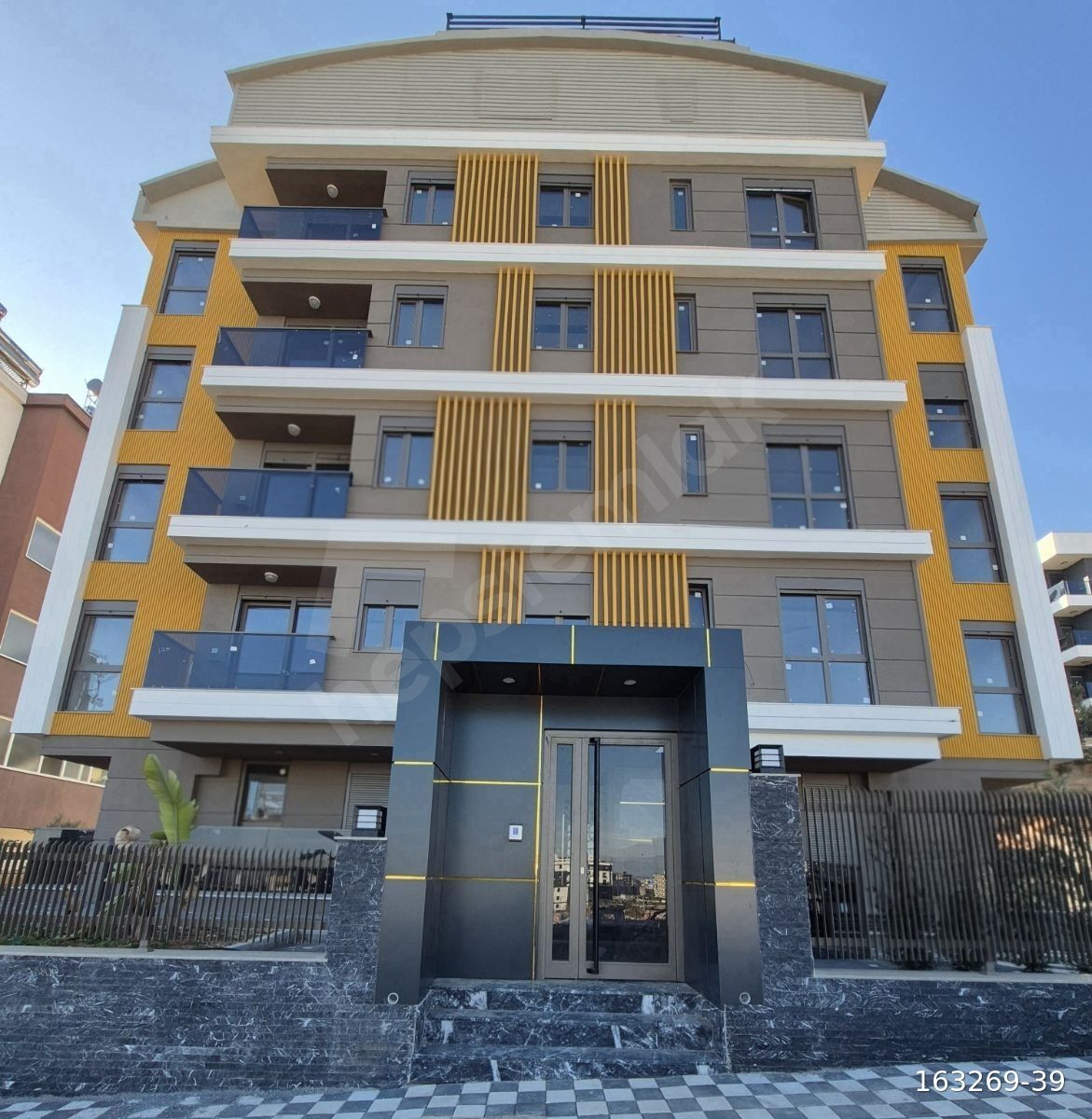 FEVZİ ÇAKMAK'TA ŞEHİR HASTANESİNE YAKIN ARA KAT 1+1 MODERN DAİRE