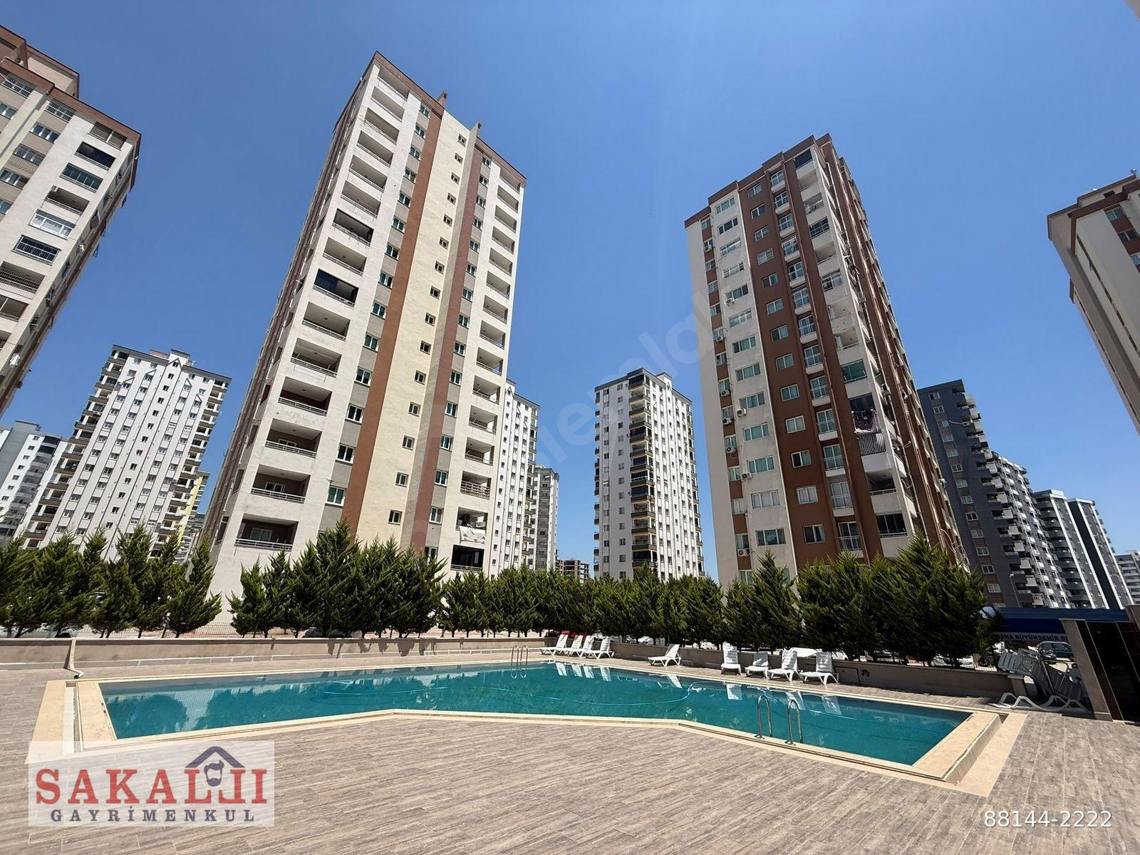 Sarıçam Gültepede Havuzlu Site İçerisinde 1+1 Kiralık Daire