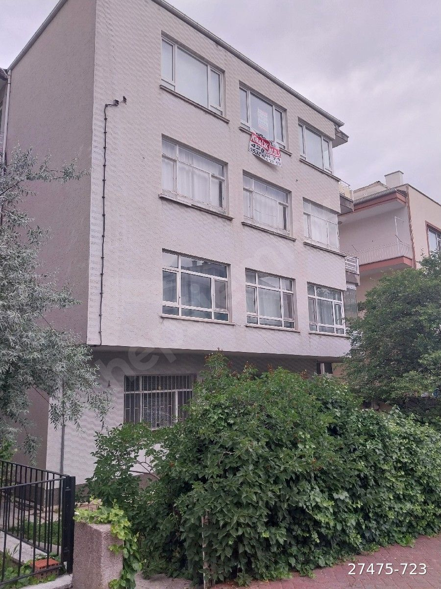 ANDREY KARLOV SAKAKta MOBİLYALI DAİRE