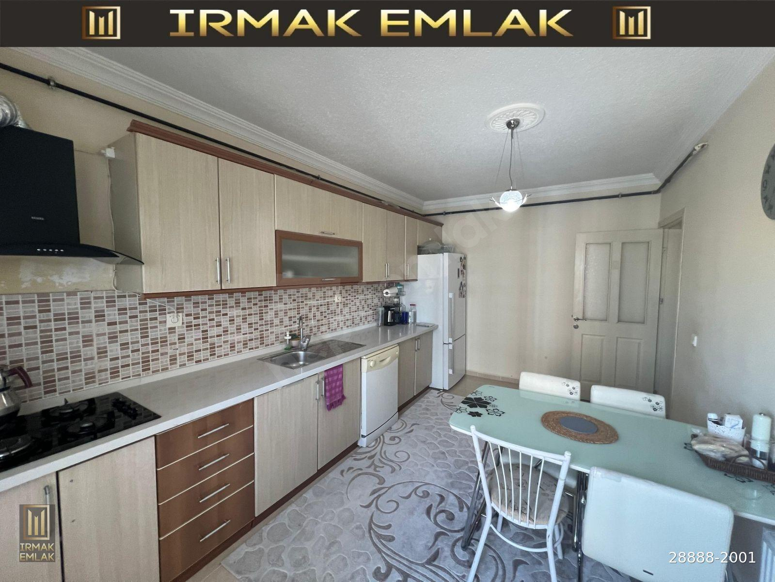 Yapracık Toki Konutları Ara Katta Satılık 4+1 Daire