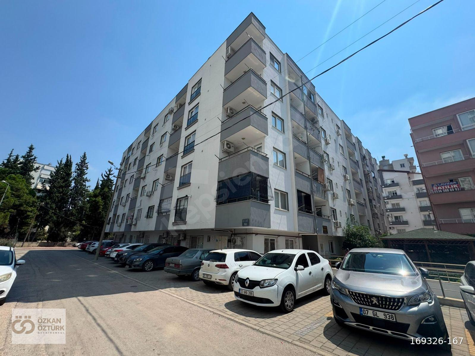 ÖZKAN ÖZTÜRK'ten SATILIK 2+1 TEMİZ DAİRE