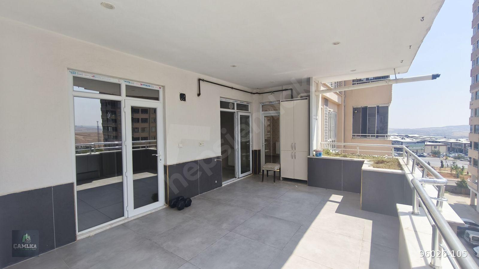 ÇAMLICA GAYRİMENKULDEN MAVİKENTTE KİRALIK BAKIMLI 2+1 DAİRE