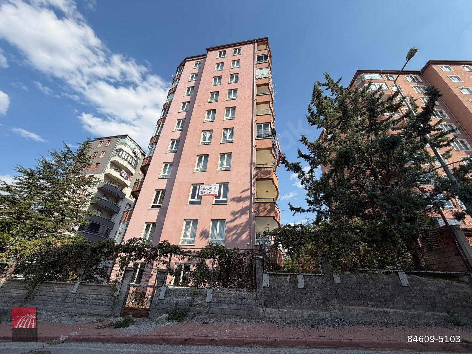 BATTALGAZİ 'DE KOMBİLİ 4+1 200m2 KİRALIK DAİRE