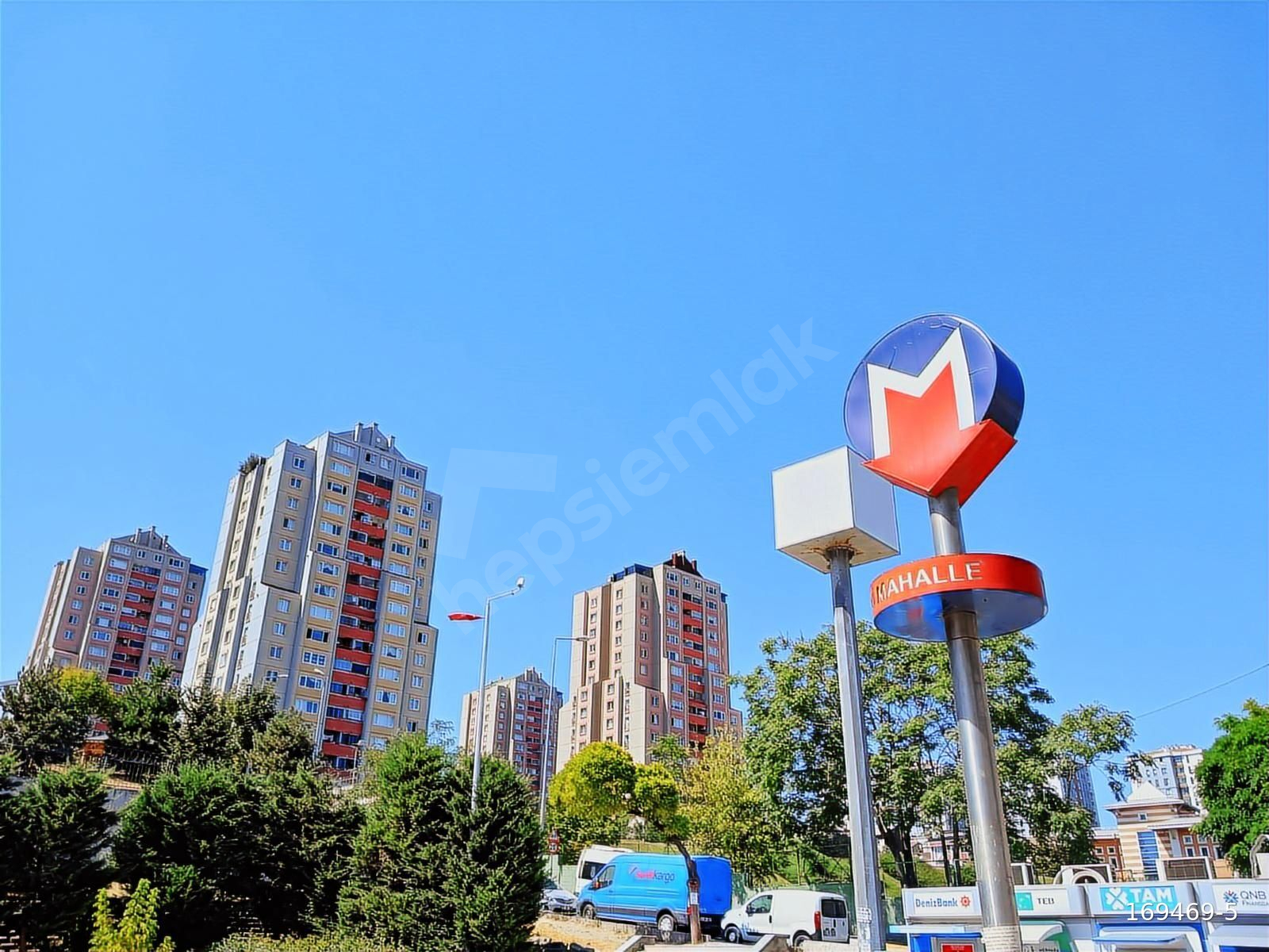 ESTON KİRAZLI EVLERİ SİTESİNDE 5.KAT 3+1 GENİŞ PEYSAJ METRO YANI
