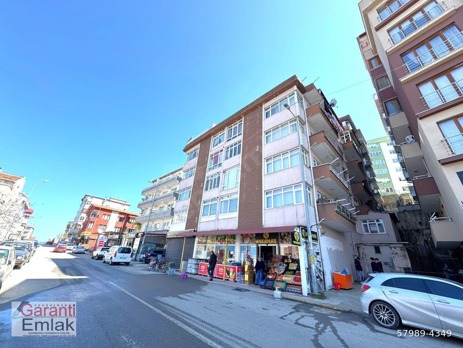 ZONGULDAK GARANTİ EMLAK'TAN MEHMETÇİK CADDESİ ÜZERİNDE EŞYALI 3+1 SATILIK DAİRE