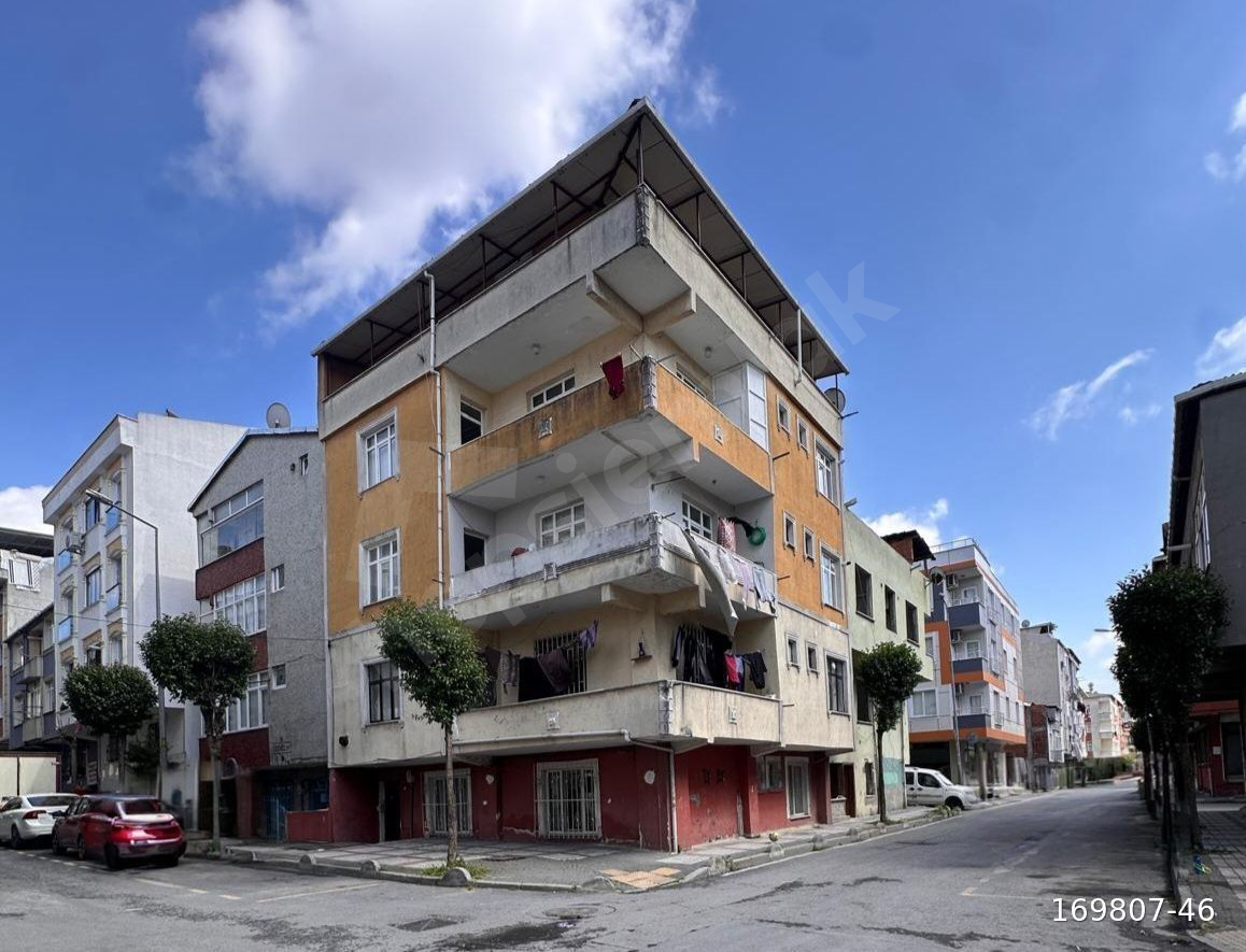BAĞCILAR YILDIZTEPE MAH. 2+1 SATILIK GİRİŞ KATI DAİRE