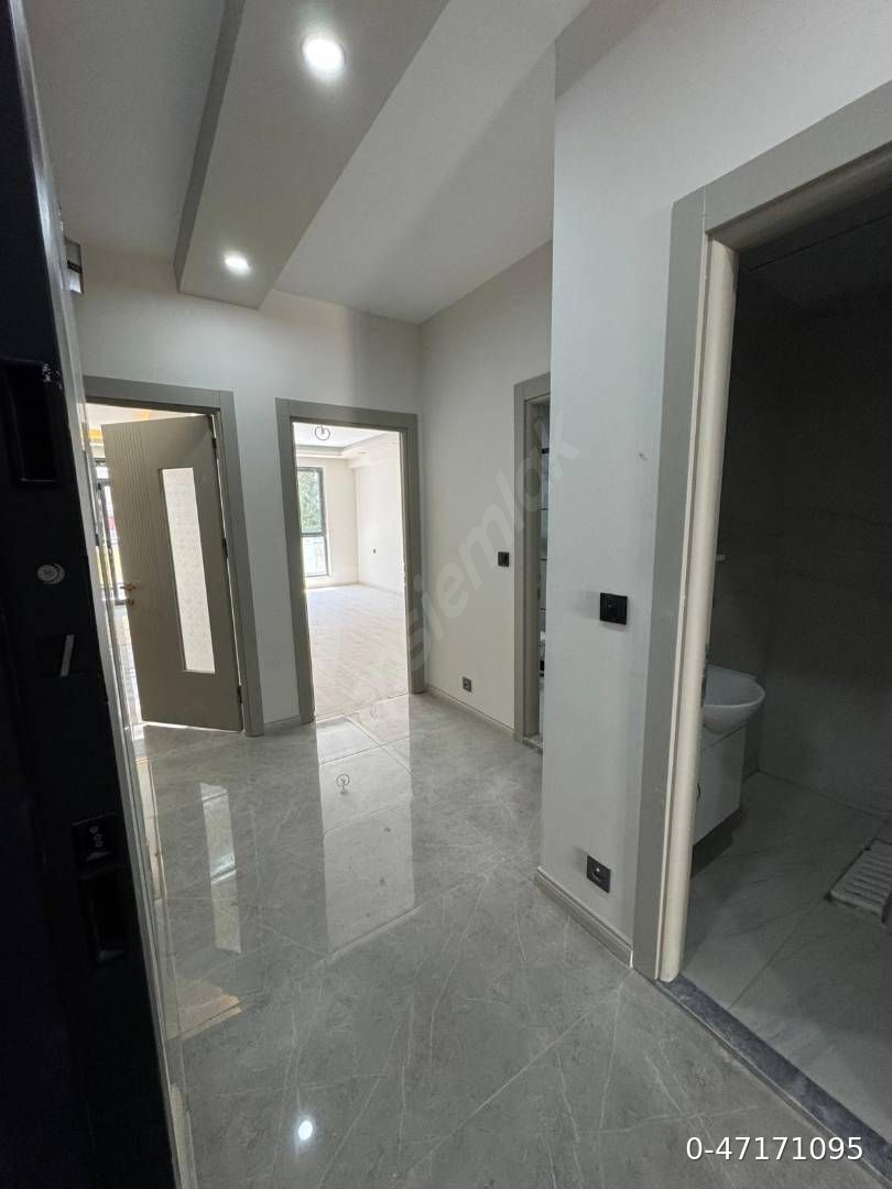 Sahibinden 125 M2, Ön Bahçeli, Çift Balkonlu, E.banyolu, Giy.odalı,kilerli Lüks 2+1 Daire