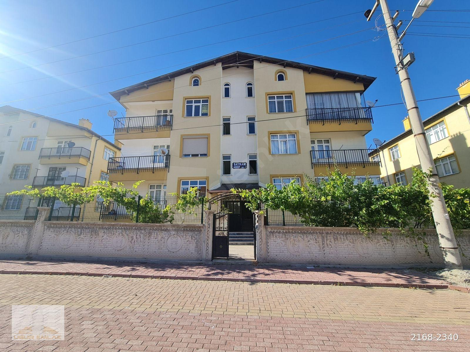 UĞUR EMLAK'TAN BOSNA MERKEZDE 3+1 3 CEPHELİ YAPILI SATILIK DAİRE