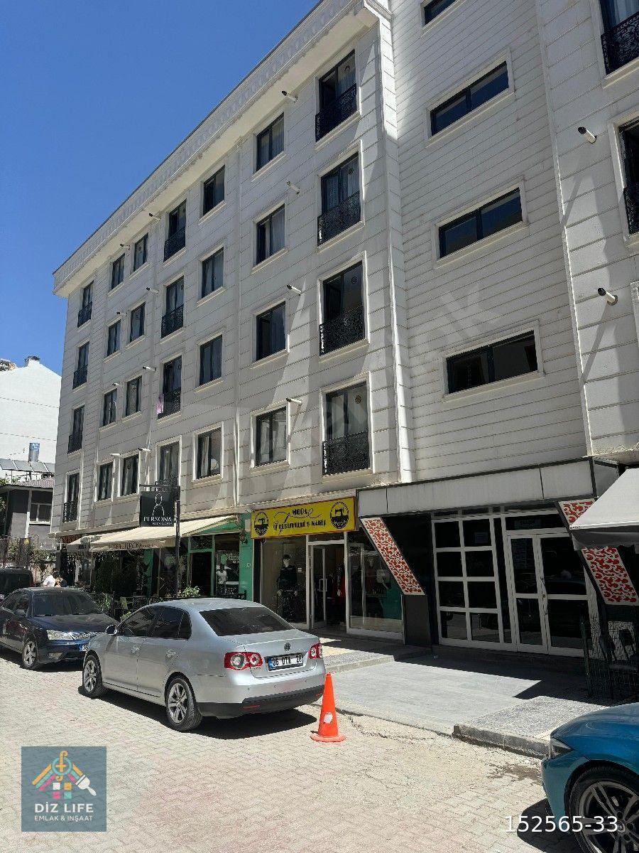 DİZ-LİFE GAYRİMENKUL'DEN ŞEREFİYE MAHALLESİ VAN AVM CİVARINDA KİRALIK EŞYALI 1+1 LÜKS DAİRE