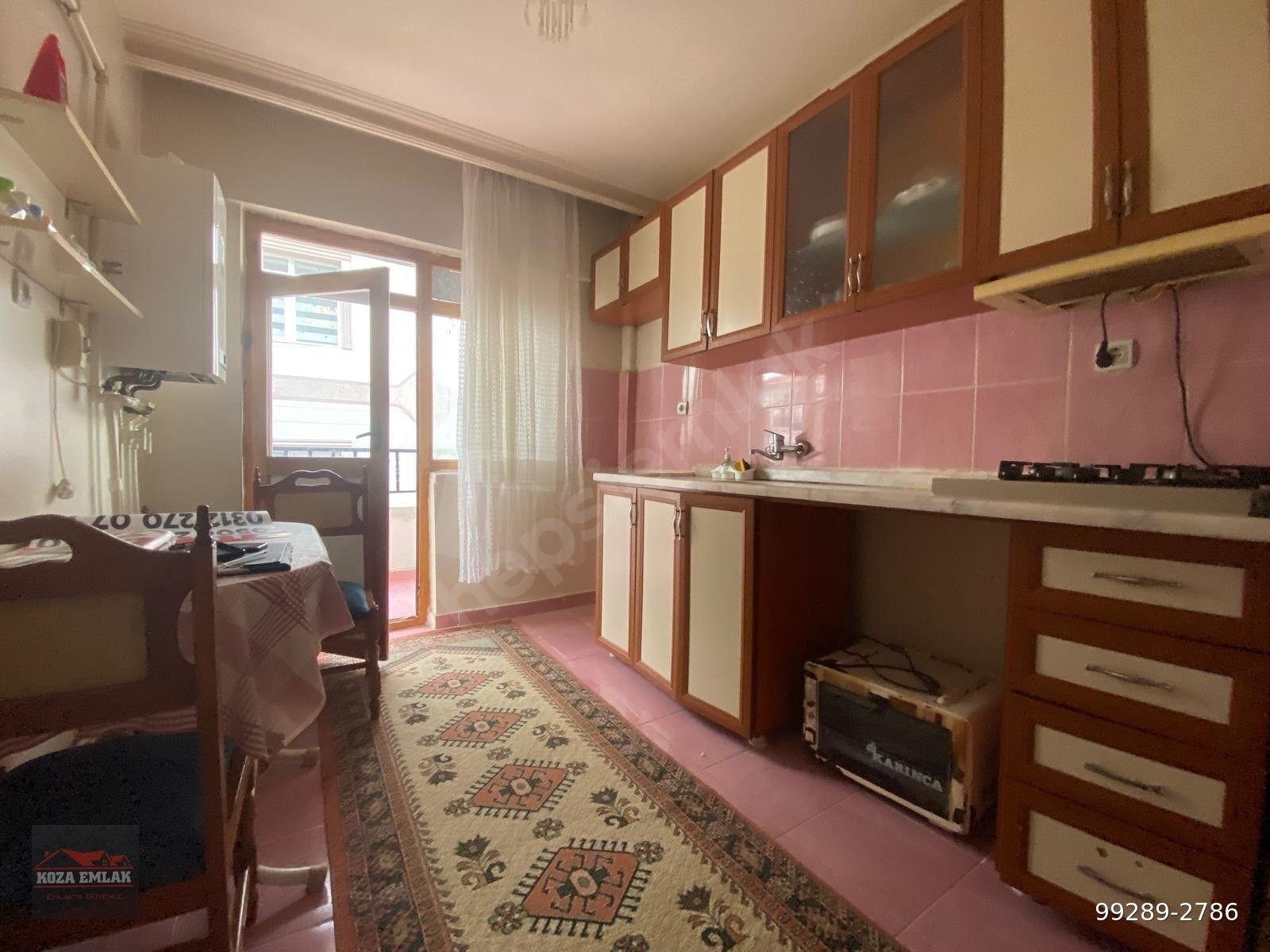 KOZA EMLAK'TAN PLEVNE MAHALESİNDE ARA KATTA BAĞIMSIZ 2+1 KİRALIK DAİRE