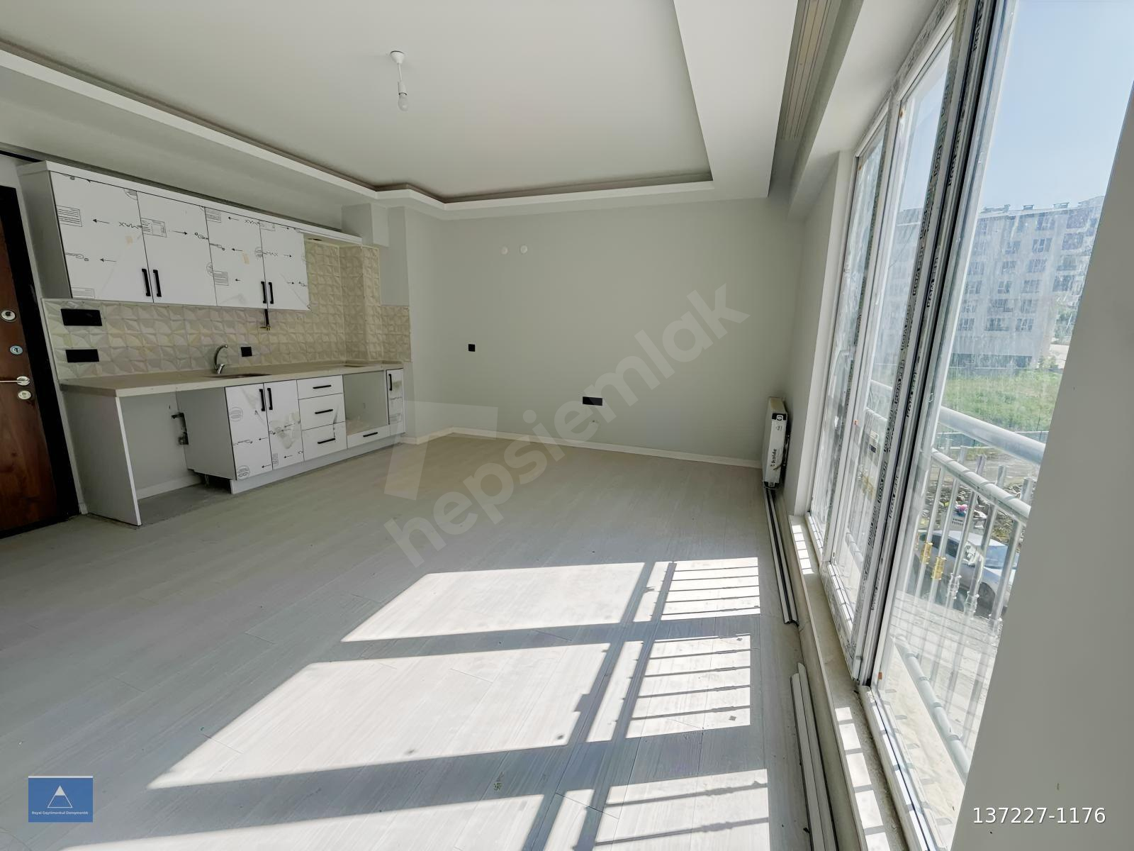 YEŞİLDERE BULV. CEPHE | TRAMVAYA 300 MT | FIRSAT SATILIK 1+1