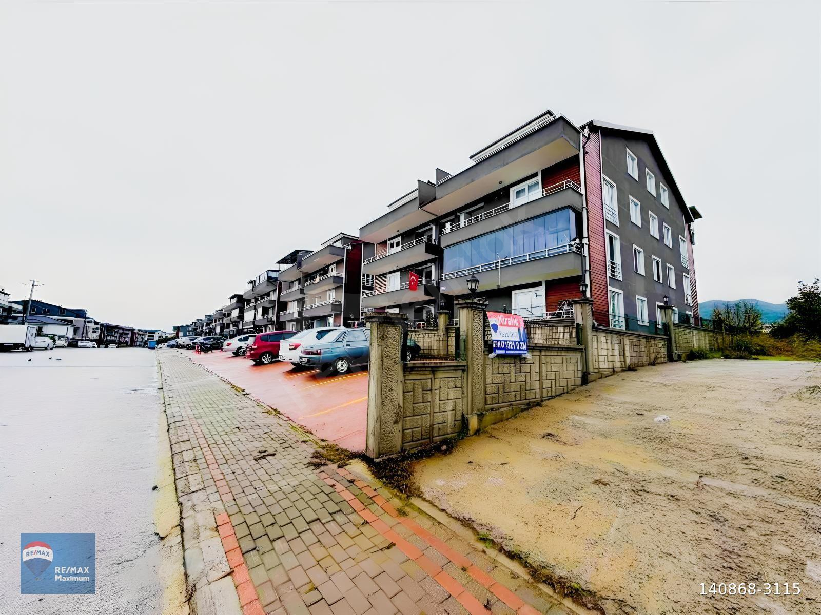 Gölcük Kavanium Yanı Site İçi Arakat Kiralık 3+1 Boş Hazır Daire