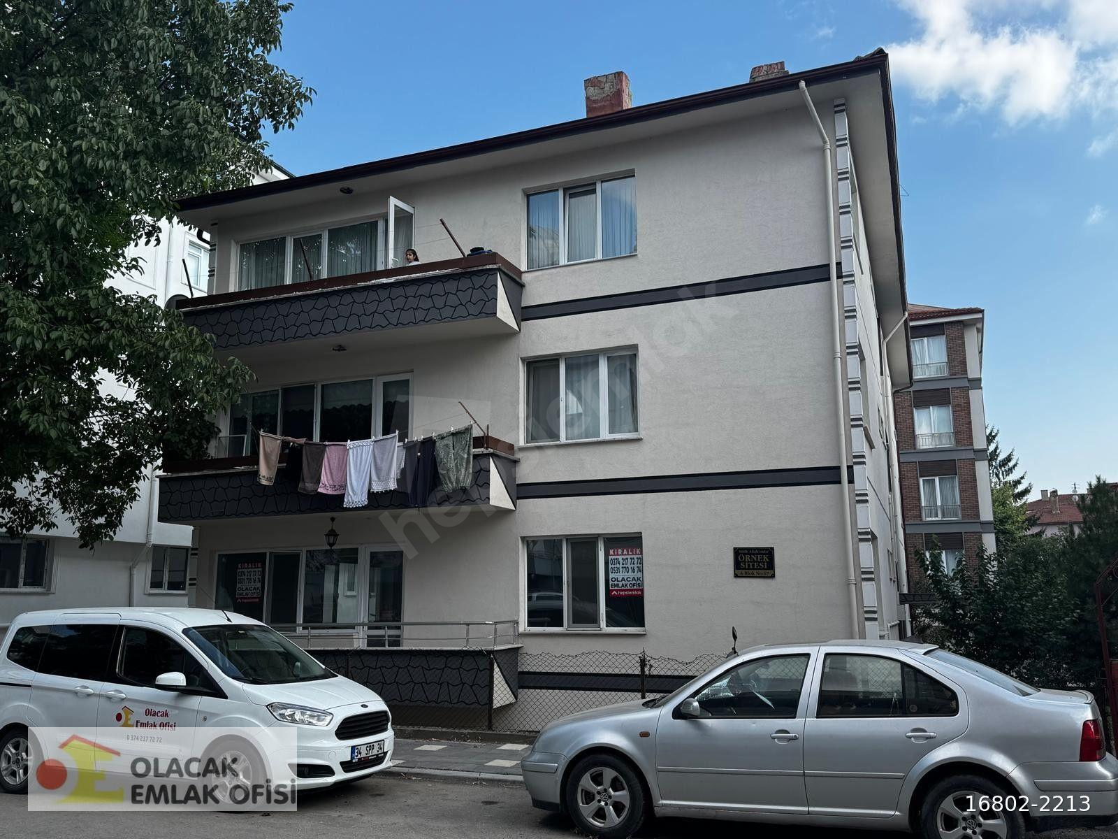 BAHÇELİEVLER MAHALLESİNDE İÇİ YAPILI 2+1 KİRALIK DAİRE