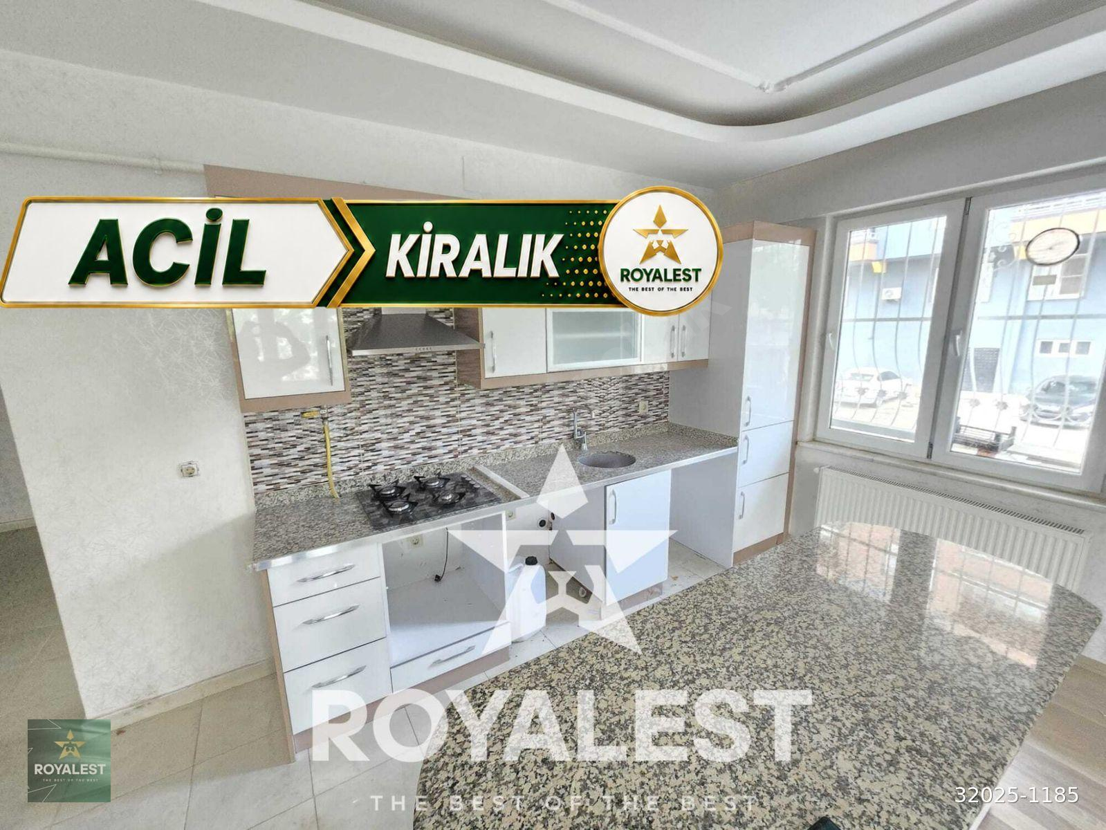 ROYALEST'TEN ABDÜLHAMİTHAN'DA ARAKAT SİTEİÇİ GENİŞ FERAH BAKIMLI