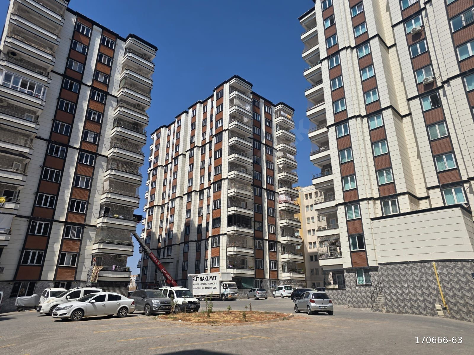 EYLÜL EMLAKTAN MERKEZI KONUMDA 3+1 KİRALIK DAİRE