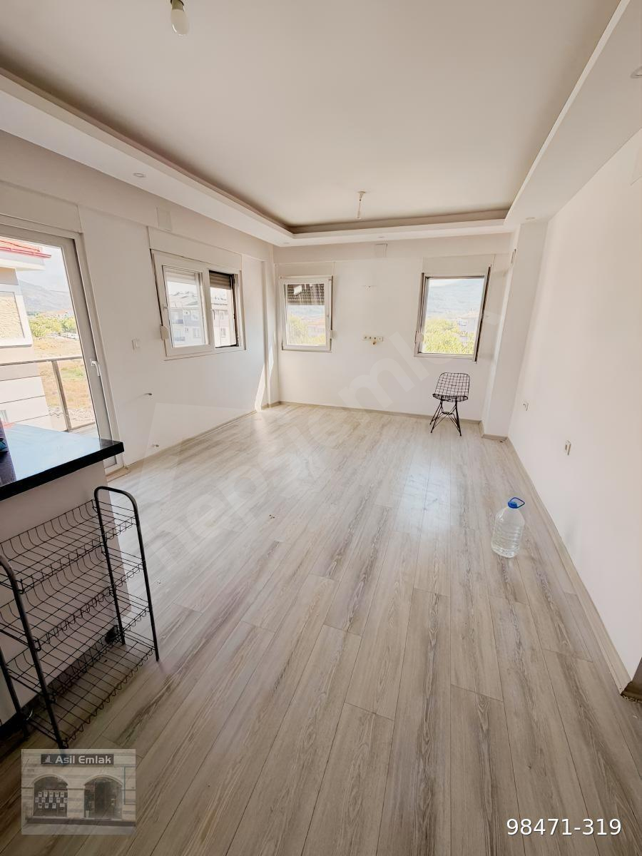 ASİLEMLAKTAN HAVUZLU SİTEDE KİRALIK 3+1 DAİRE