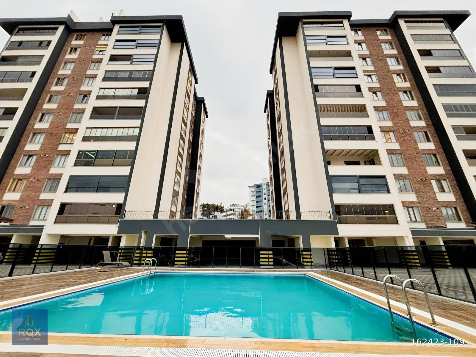 RQX GAYRİMENKULDEN SİTE İÇİ MANZARALI MİMAR TASARIML 5+1 ARA KAT