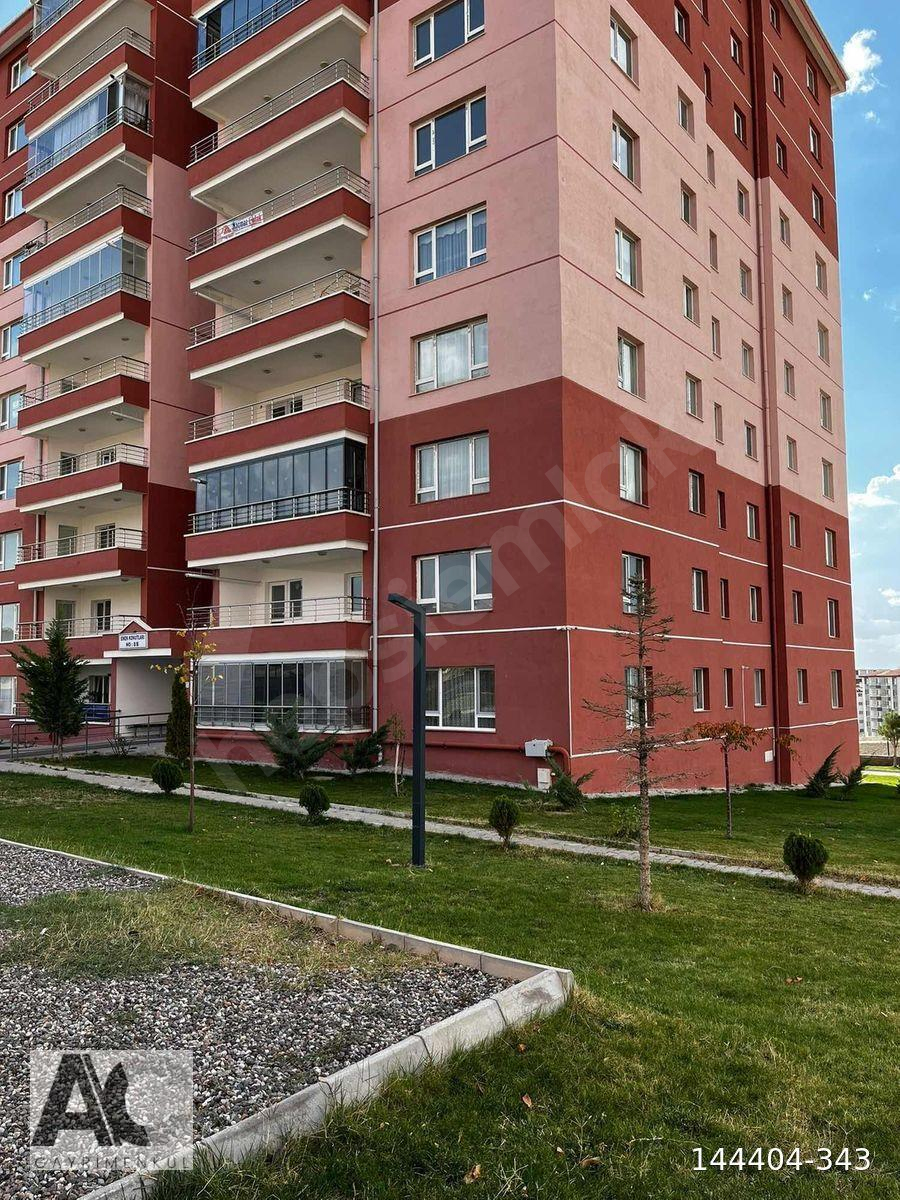 AC GAYRİMENKULDEN 3+1 FULL YAPILI İSKANLI SİTEDE
