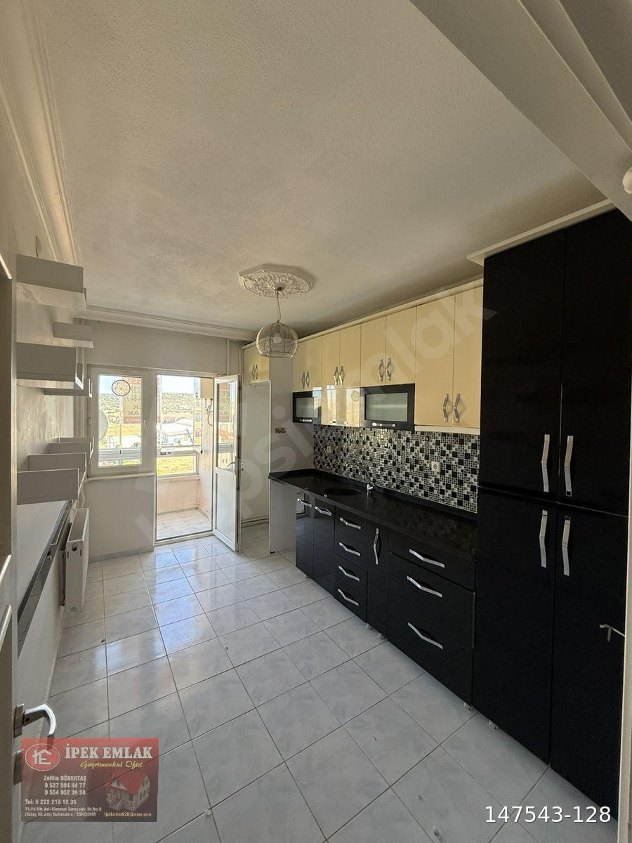 İPEK EMLAKTAN KİRALIK 3+1 BAKIMLI DAİRE 75. YIL MAHALLESİ SULTANDEREDE