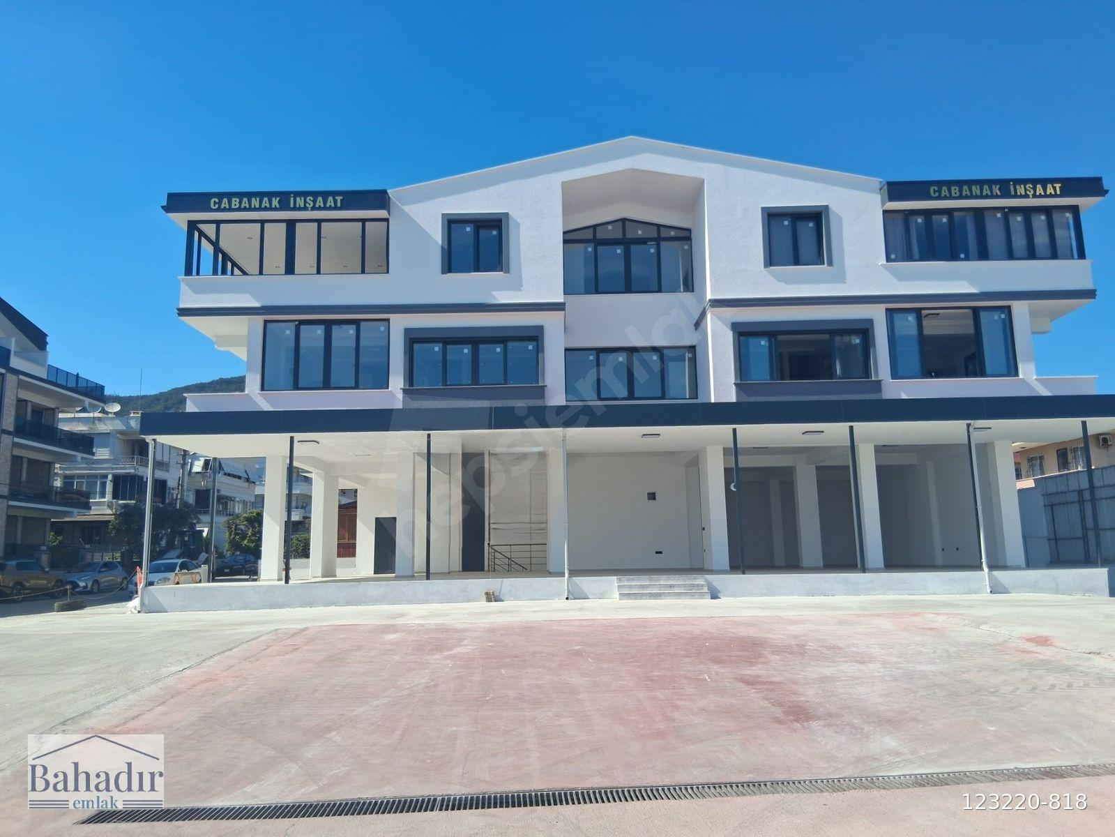 Altınoluk Merkezde Sıfır 3+2 Kiralık Dubleks Daire