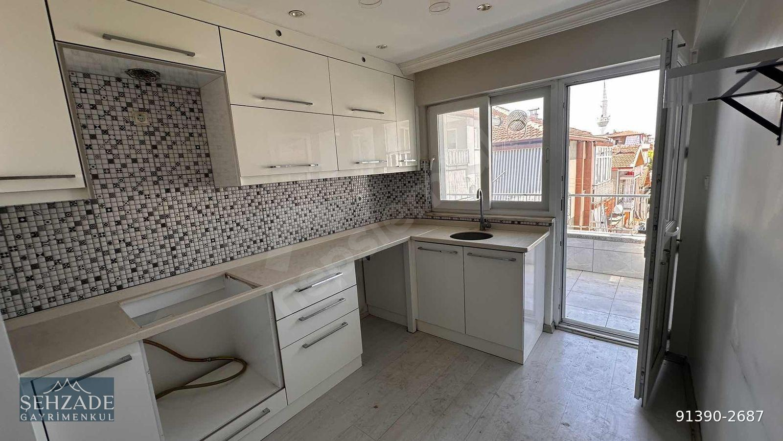 ŞEHZADE'DEN FESLEĞEN 2+1 KİRALIK DAİRE ARAKAT